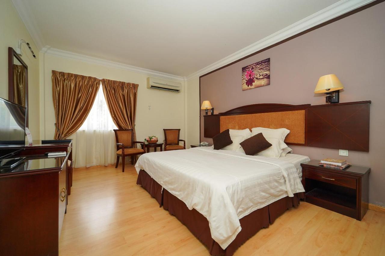 Capital O 89658 Bustani Hotel Jitra Kültér fotó